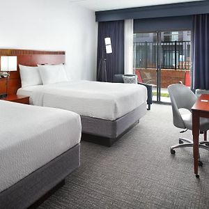 Queen Room 2 Queen Beds